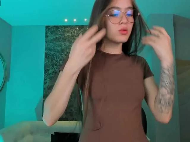 Freechat MaiaCollins1 on BongaCams