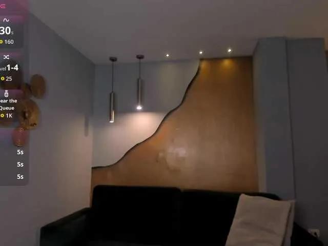 Freechat MaiaCollins1 on BongaCams