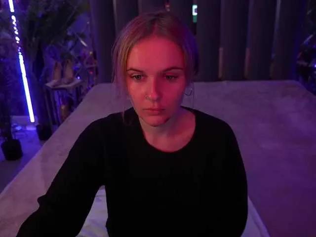 Offline MaribelRiver on BongaCams