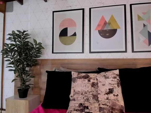 Offline MiaKay on BongaCams