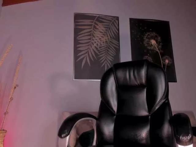 Freechat MileyCruz on BongaCams