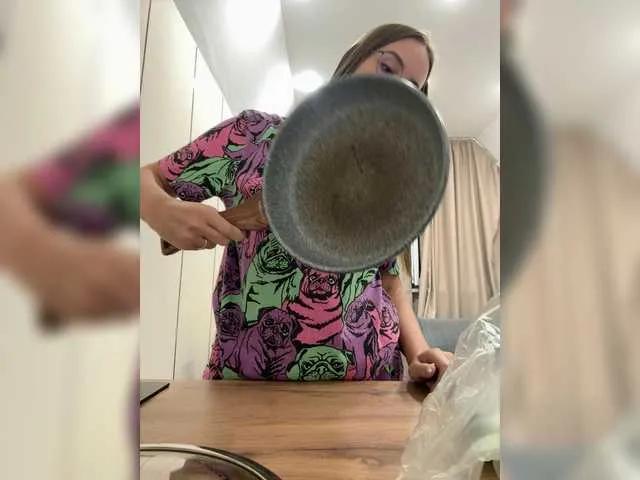 Offline Milkaff- on BongaCams