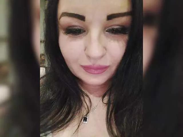 Offline Monica- on BongaCams