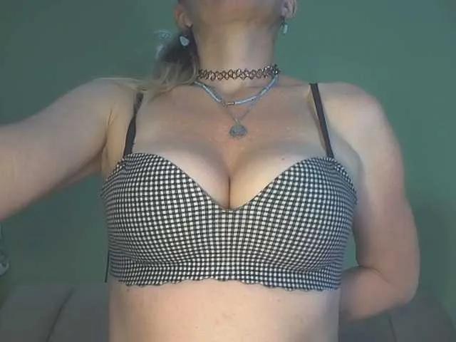 Offline MsPurrfect on BongaCams