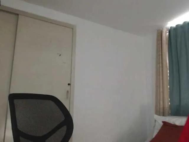 Offline naturalmoommy on BongaCams