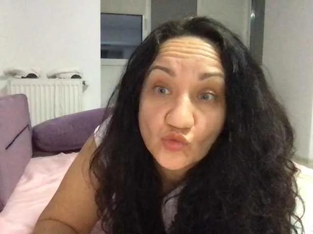 Freechat paula19801 on BongaCams