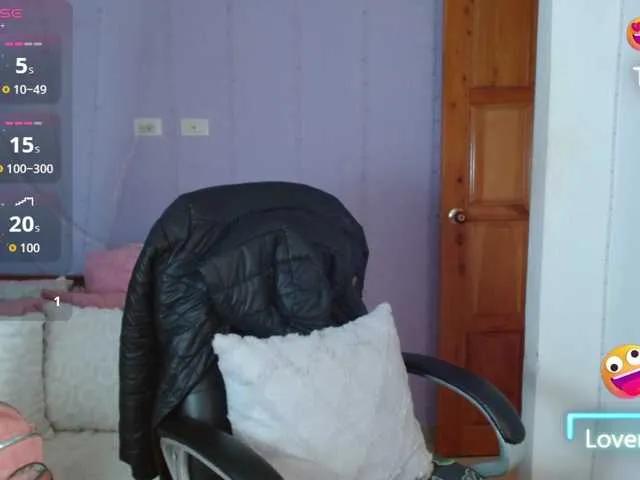 Offline paulinagalvis2700 on BongaCams