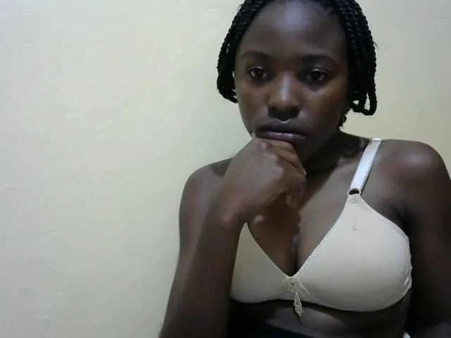 Offline Petitepussie on BongaCams