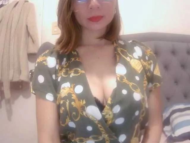Freechat pornadrianna on BongaCams