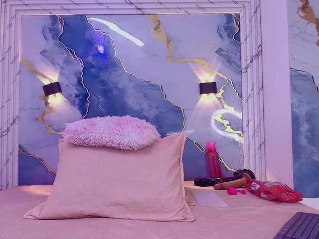 Offline rayne-lor on BongaCams