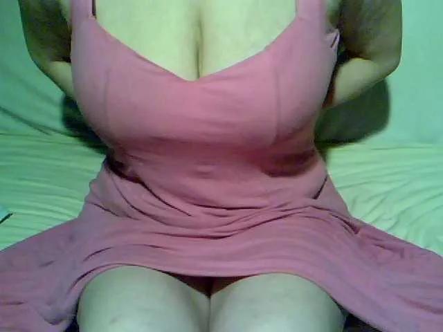 Offline redcherry on BongaCams