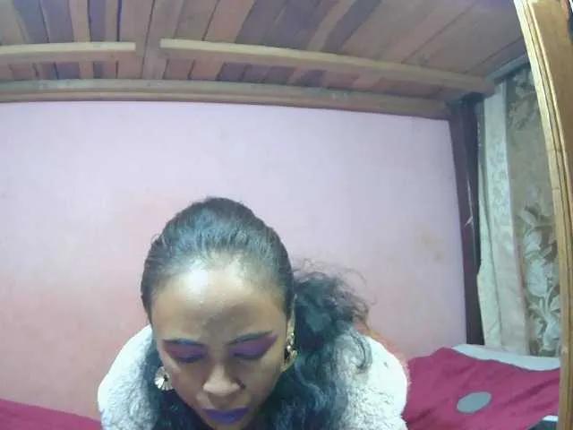 Offline Roxanne03 on BongaCams