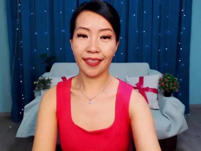 Offline Sarahsexygirl on BongaCams