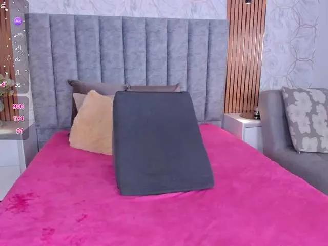 SarahYessica on BongaCams 