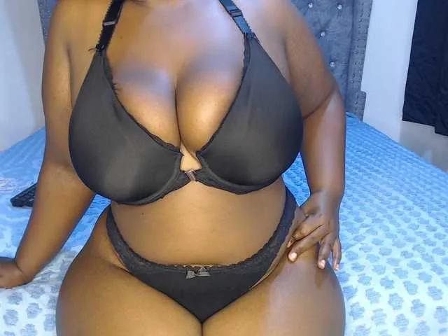 Offline sexy-chocco on BongaCams