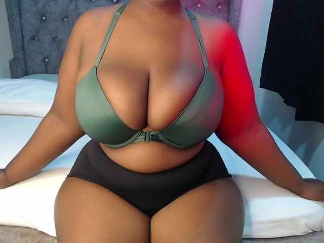 Offline sexy-chocco on BongaCams