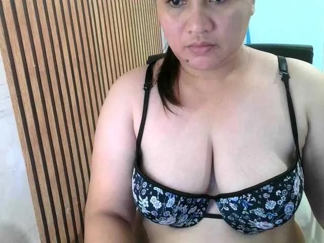 Offline soffia-mae on BongaCams