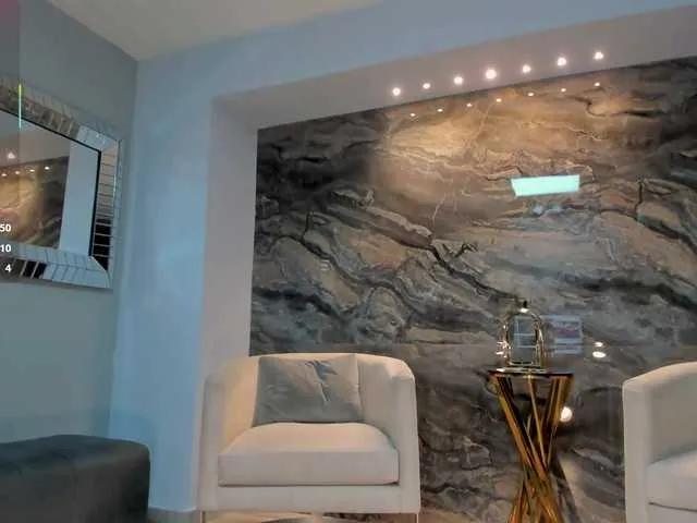 BongaCams SophieBarnett is Freechat SophieBarnett — A smile.
Big dicks and big tips.