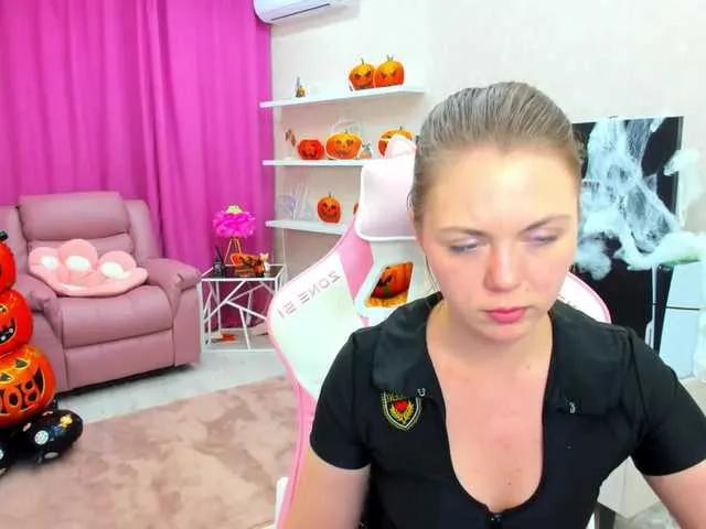 Offline Strawberrye on BongaCams