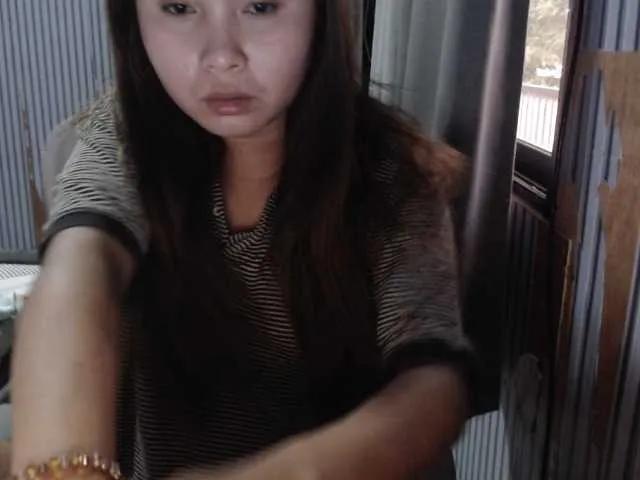 Offline sweetdreamslea on BongaCams