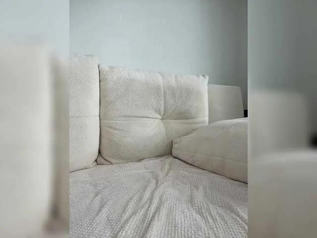 BongaCams Sweetgirl-11 is Freechat Sweetgirl-11 — I am excited by the vibration of a toy, when they want me and call me in Privat, communication on various topics, the generosity of wonderful men