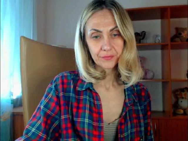 Offline Tanya6547 on BongaCams