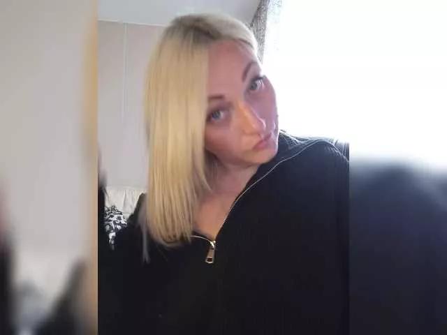 Freechat Tanysha-1 on BongaCams