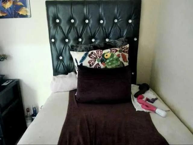 BongaCams temptressqeen is Freechat temptressqeen — Foreplay turns me on so much