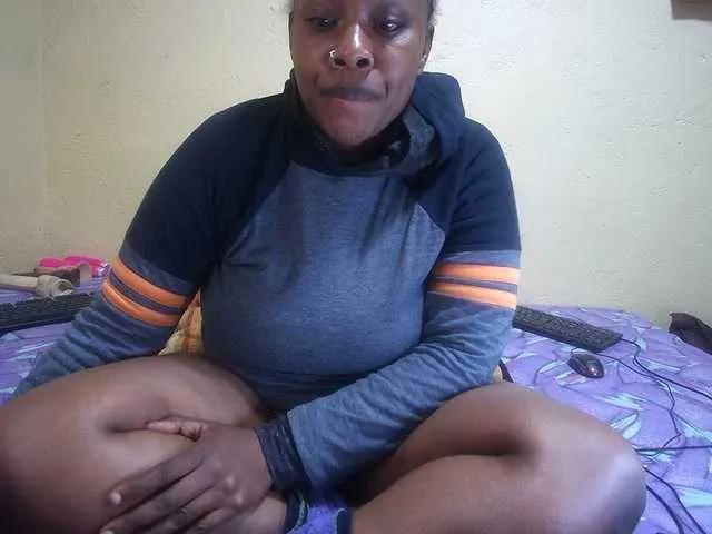 Freechat Thicksoraya on BongaCams