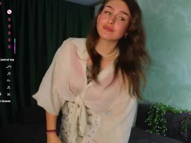 Offline TinyMollys on BongaCams