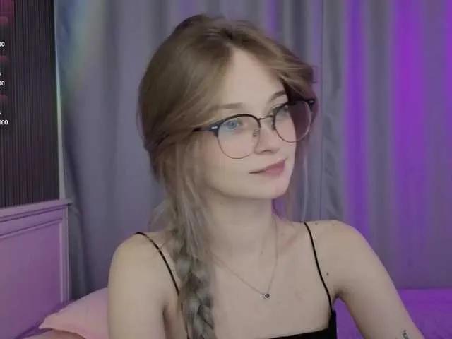 Offline vialeta-baby on BongaCams