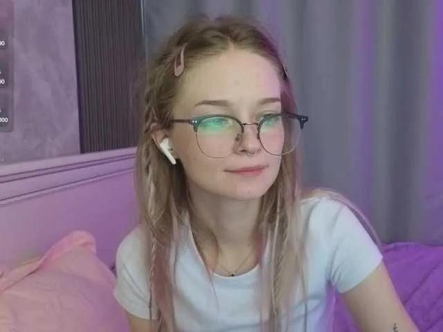 Offline vialeta-baby on BongaCams