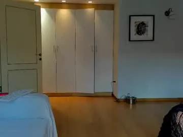 Freechat bella_hot77 on Chaturbate