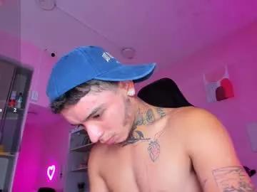 Freechat ian_castillo_ on Chaturbate