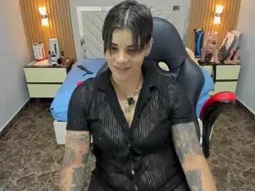 Freechat karolandluna on Chaturbate