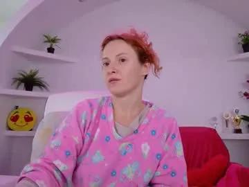 Freechat ladybigsmile on Chaturbate