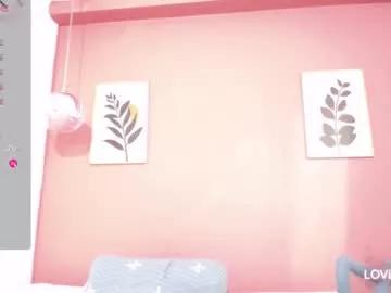 Freechat littleebonymommy on Chaturbate