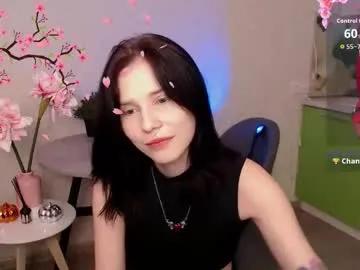 Freechat mellhyees on Chaturbate