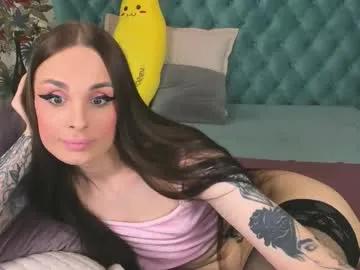 Freechat naughtyylory on Chaturbate