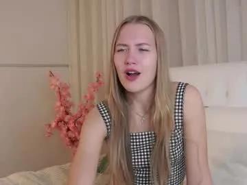 Freechat roxanelan on Chaturbate