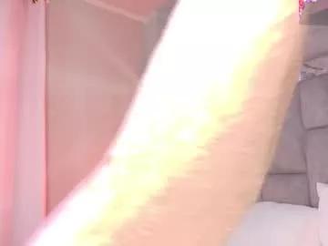 Freechat smiling__girl on Chaturbate