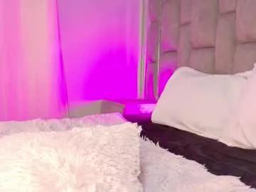 Freechat smiling__girl on Chaturbate