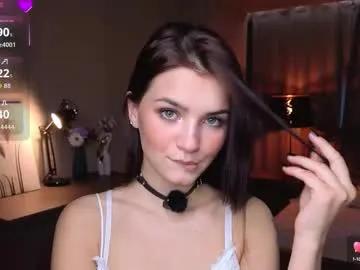 Freechat synne_glows on Chaturbate