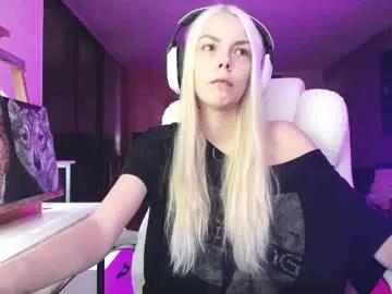 Freechat tinykylie on Chaturbate