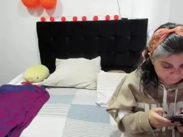 Freechat yinyyanghot on Chaturbate