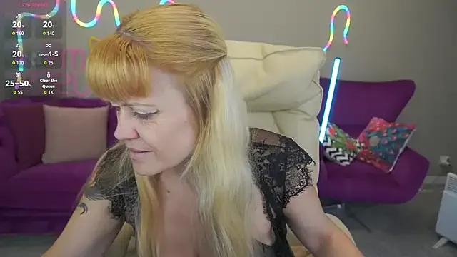 Freechat BellaLaPetit on StripChat