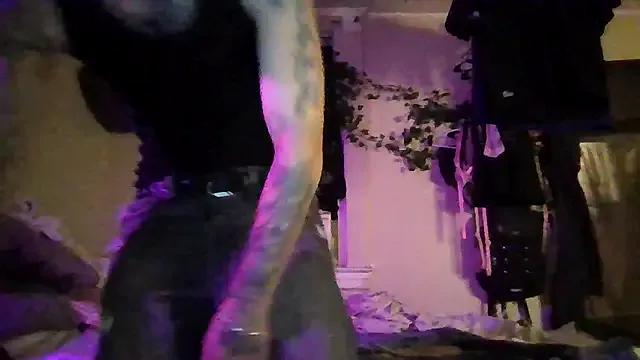 Freechat cruz815 on StripChat