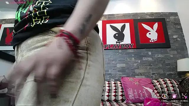 Group dayadubey_ on StripChat