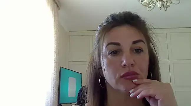 Freechat Dina0908 on StripChat