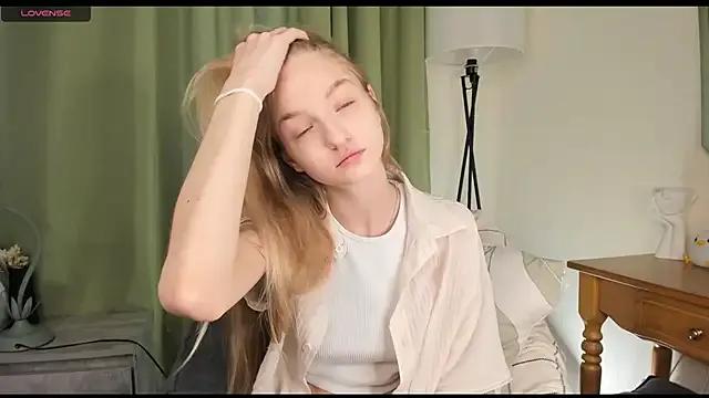 Freechat DreamyGleam on StripChat